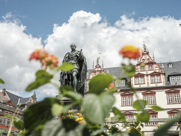 Prinz-Albert-Denkmal auf dem Coburger Marktplatz.